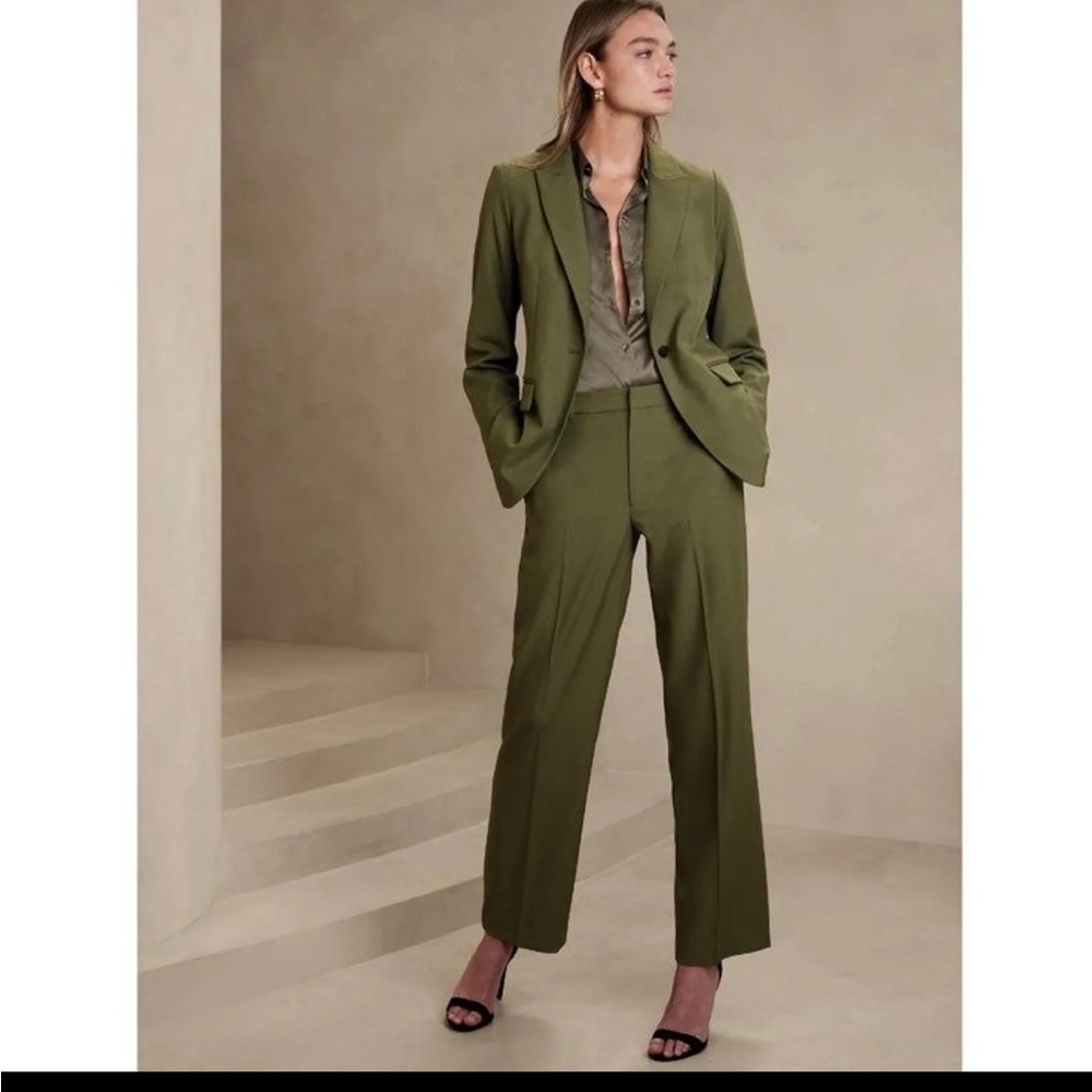 Banana Republic Sculpted Straight Pant in Vegan Green